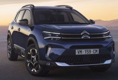 После обновления передняя часть нового Citroёn C5 Aircross стала более современной благодаря более строгим и четким линиям.